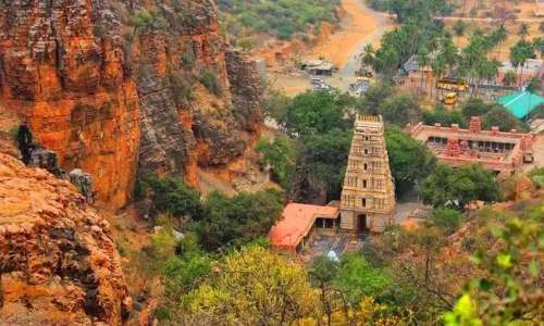 भारत का रहस्यमयी मंदिर: बढ़ रही है नंदी की मूर्ति हर साल
