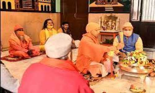 सीएम योगी ने गोरखनाथ मंदिर में की पूजा अर्चना ट्विट कर नए साल 2024 की दीं शुभकामनाएं