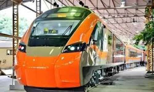 देश की पहली स्लीपर वंदे भारत पटना से दिल्ली के बीच, प्रयागराज से होकर गुज़रेगी – राजधानी से महंगा होगा किराया, जानें टाइमिंग